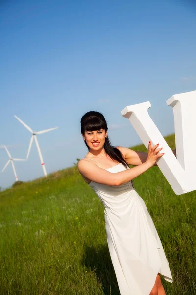 Chica con la letra V — Foto de Stock