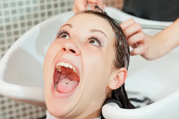 Peinados peluquería en el salón —  Fotos de Stock