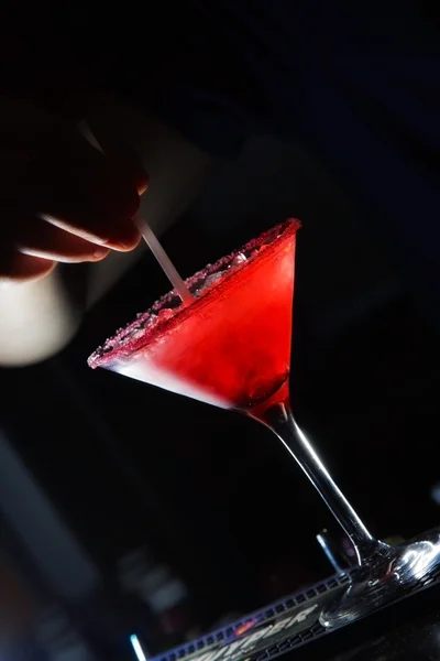 Alcohol drinken op bar. — Stockfoto
