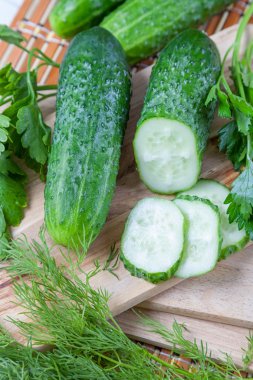 dilimlenmiş salatalık