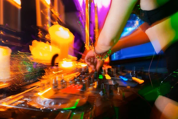 Dj hands — Stock Photo, Image