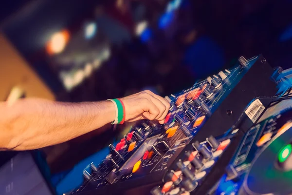 Dj hands — Stock Photo, Image