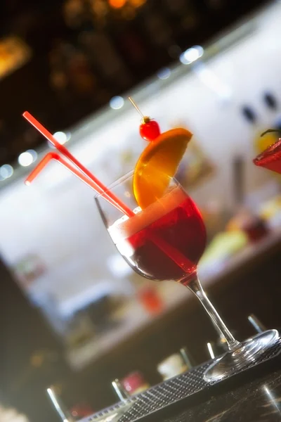 Alcohol drinks on bar — Stock Photo, Image