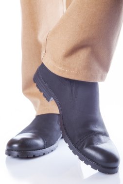 beyaz arkaplanda ayakkabılar