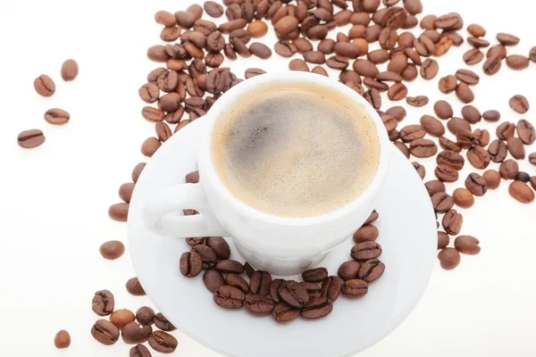 Weiße Tasse mit Kaffee — Stockfoto