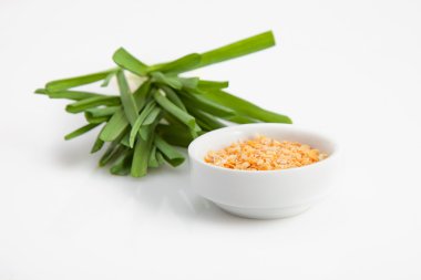 Genç yeşil sarımsak