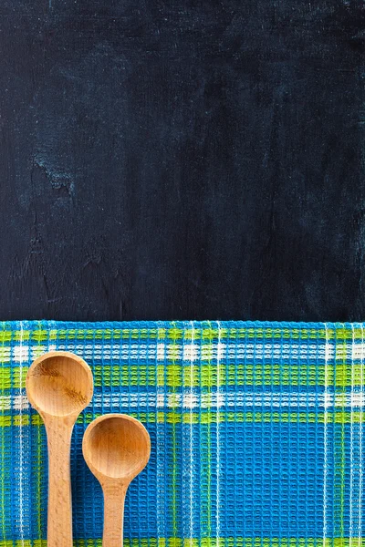 Cucharas de madera y mantel —  Fotos de Stock