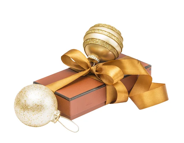 Coffret cadeau de Noël avec boule de Noël — Photo