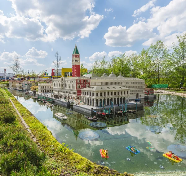 GUNZBURG GERMANY - MAY 6: Miniland i Legoland Deutschland Resort 6. mai 2013 i Gunzburg – stockfoto