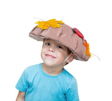 Beş yaşındaki çocuk mantar kostüm, takım elbise, altın akçaağaç yaprakları