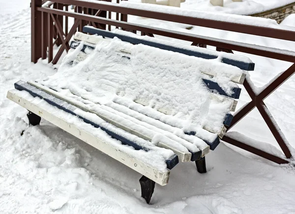 Panchina Sotto Neve Inverno Nevoso — Foto Stock