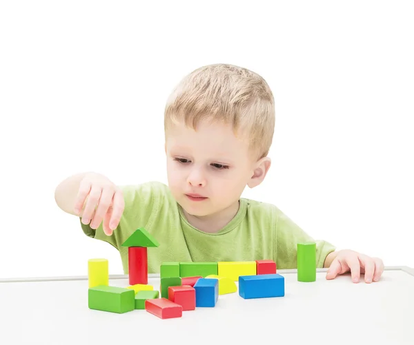 Дитячі іграшкові блоки. ізольований білий фон . — стокове фото