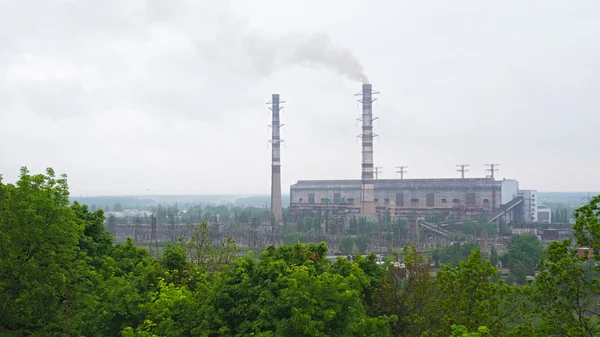 Pracovní uhlí vypaloval elektrárny — Stock fotografie