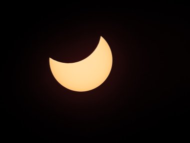 Güneş tutulması fenomen, gerçek bir fotoğraf, Ukrayna, 20 Mart 2015 