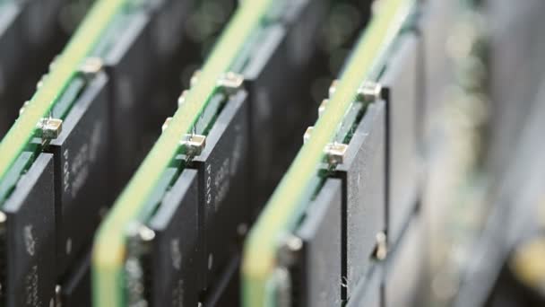 Modules mémoire d'ordinateur (RAM) DDR4 installés, vue macro 