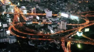 Trafik ışıkları ve bina çatıları Bangkok