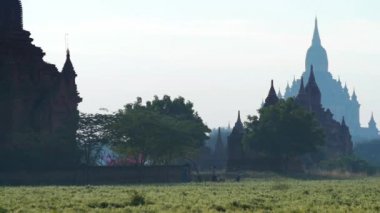 Burma'daki Bagan sitesinin muhteşem manzara.