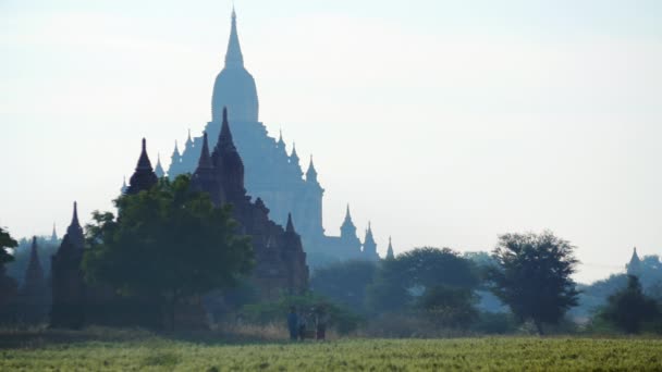 Paisagem incrível de Bagan site na Birmânia . — Vídeo de Stock