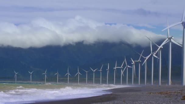 Veel windmolen turbines — Stockvideo