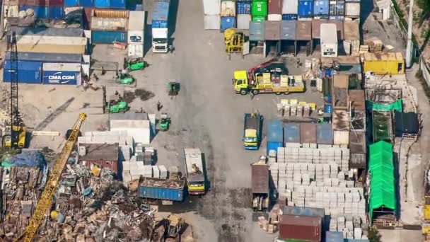 Idő lapsus videó gyorsan mozgó teherautók Hong Kong konténer terminál — Stock videók