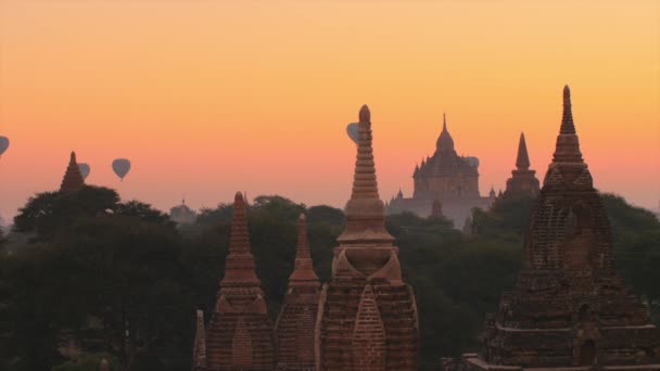 Oude pagodes van Bagan bij zonsondergang — Stockvideo