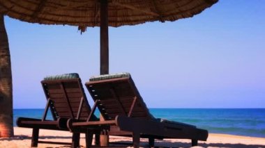 Tropikal deniz kıyısında tatil deniz plajı. Egzotik seyahat hedef