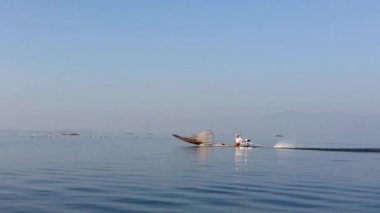 Intha balıkçı tekne