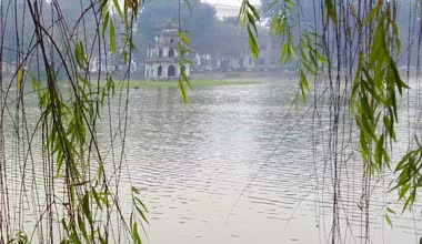 Hoan Kiem Gölü Thap Rua kule