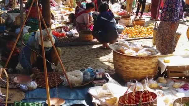 Traditionele Birmese lokale markt — Stockvideo