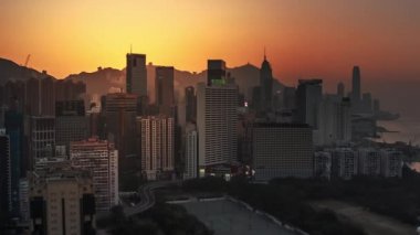 Hong Kong şehir manzarası doğal gündoğumu.