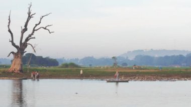 Birman köylüler Balık ağı ile
