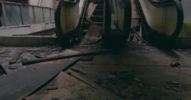 Savaşı'ndan sonra terk edilmiş bina