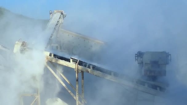 Gecrasht stenen grind Conveyor machine quarry Mining — Stockvideo