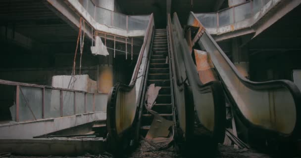 Dark interior of destroyed building. — Stock Video