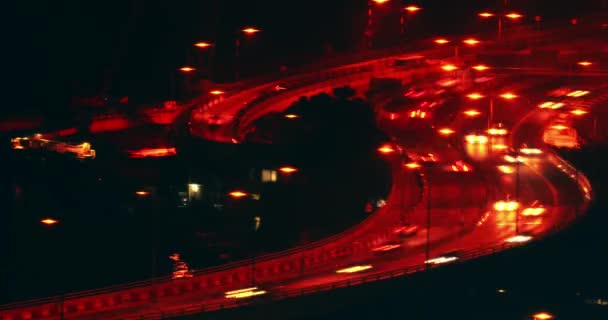 Auto 's nachts onderweg snelweg. — Stockvideo
