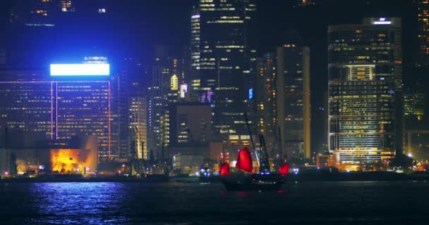 Bote basura con velas rojas en Hong Kong — Vídeo de stock
