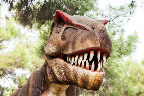 Tiranossauro mostrando sua boca de dente — Fotografia de Stock