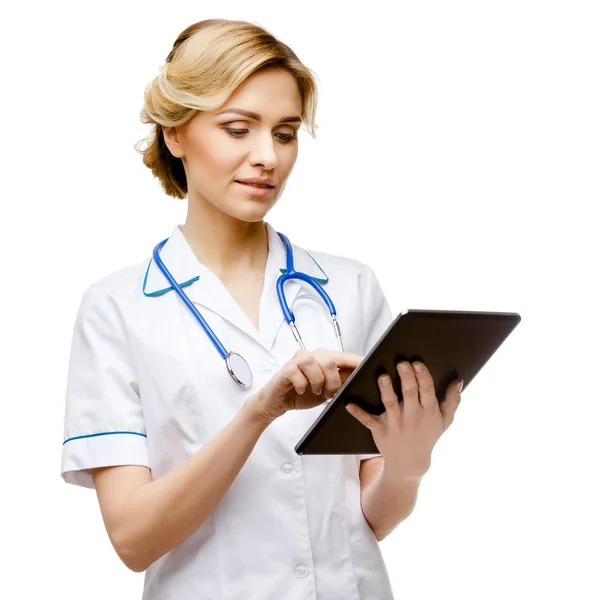 Donna medico in piedi su sfondo bianco — Foto Stock