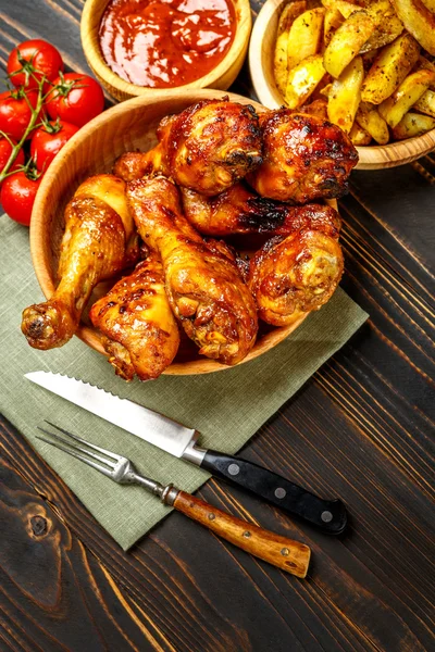 Gambe di pollo arrosto con erbe — Foto Stock