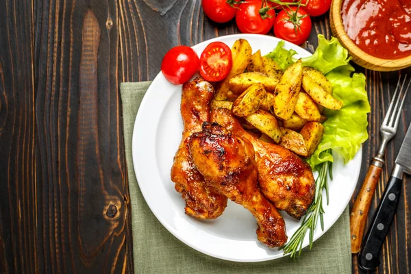 Gambe di pollo arrosto con erbe — Foto Stock