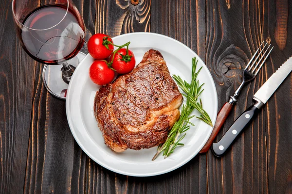 Lombo orgânico assado de carne de bovino — Fotografia de Stock