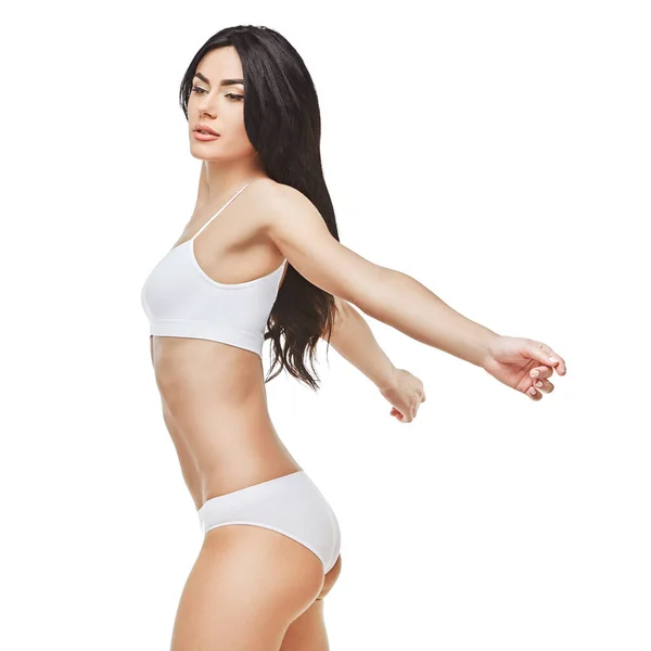 Fitness jovem mulher com um corpo bonito — Fotografia de Stock