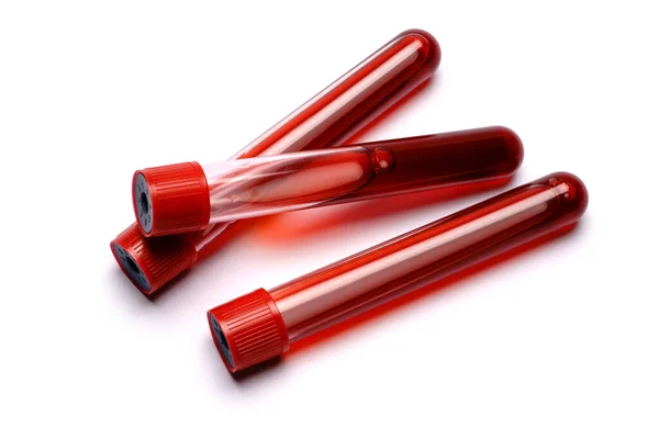 Tubo de ensaio com ficha vermelha isolada sobre fundo branco — Fotografia de Stock