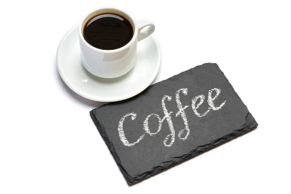 Kaffee handgeschriebene Inschrift Schild auf Kreidetafel und Tasse Espresso auf weißem Hintergrund — Stockfoto