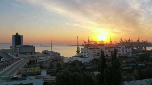 Vista aérea do porto de Odessa ao nascer do sol, Ucrânia — Vídeo de Stock