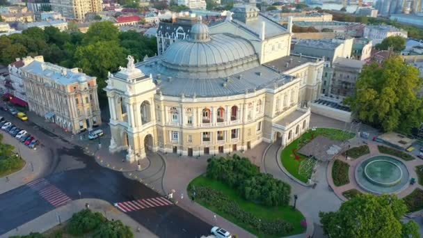 Teatr Opery i Baletu Odessa o zachodzie słońca, Ukraina — Wideo stockowe