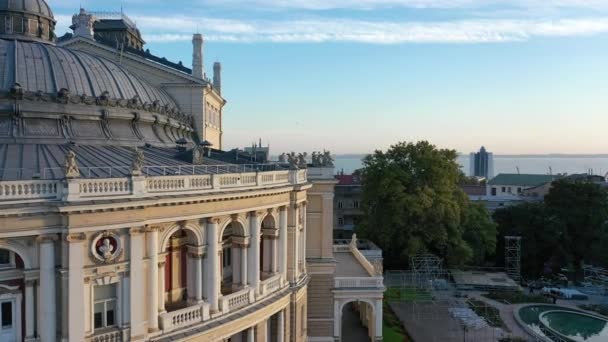 Teatr Opery i Baletu Odessa o zachodzie słońca, Ukraina — Wideo stockowe