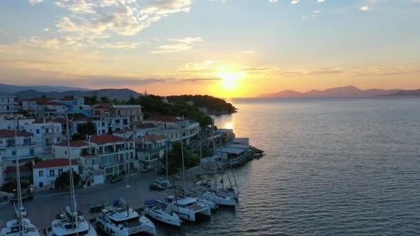 Vista aérea de Ermioni, Grecia - videografía de drones — Vídeos de Stock