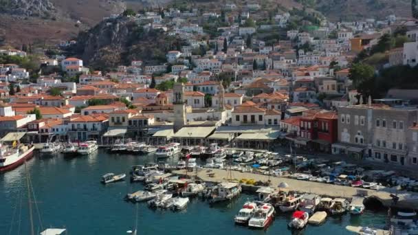 Veduta aerea della città vecchia di Idra e marina o porto marittimo, Grecia - drone videografia — Video Stock