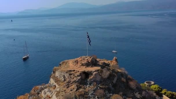 Вигляд з літака на місто Гідра, портове місто або морський порт (Греція). — стокове відео